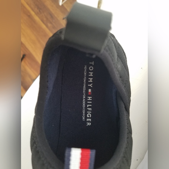Tommy Hilfiger Men's Slip on Quilted Sneakers Foam Insole Black Size 8.5M - Picture 6 of 8